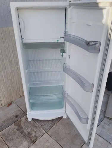 Geladeira Consul, excelente funcionamento
