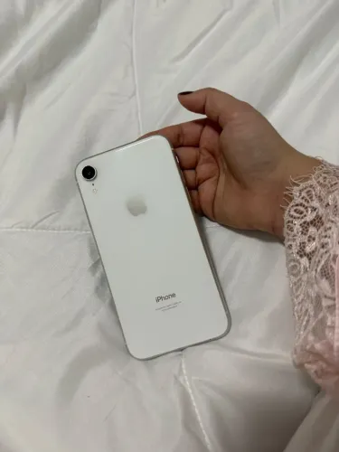 iPhone XR 64 gb sem marca de uso