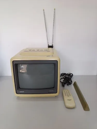 Vendo Televisão Portátil Semp Vintage Semi novo