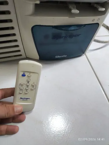 Ar condicionado janela 18000 BTUs Springer 220v