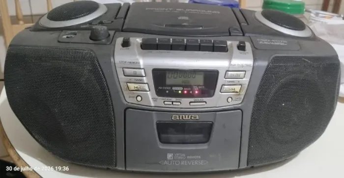 Som AIWA Disc CD - FM - Fita Cassete Auto-Reverse ?Surround + Equalizador - 27 Watts RMS