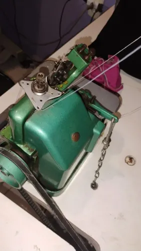 Máquina de costura