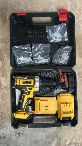 Parafusadeira 26V NOVA com 2 Baterias + Kit Completo e Luvas - R$ 170 