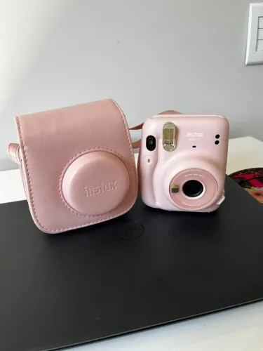 Câmera instantânea Fujifilm Instax Mini 11 rosa