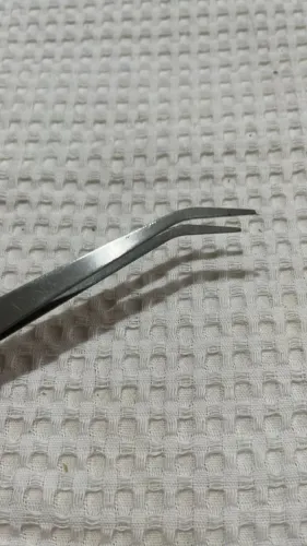 pinça com ponta curva