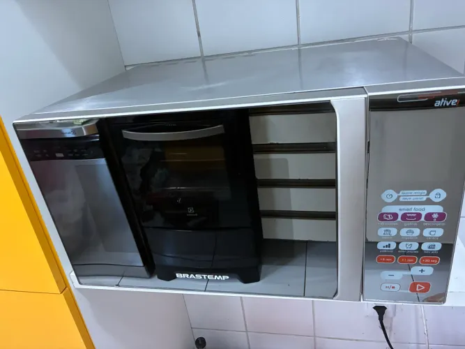 Microondas Brastemp ative 30L em inox vidro espelhado 