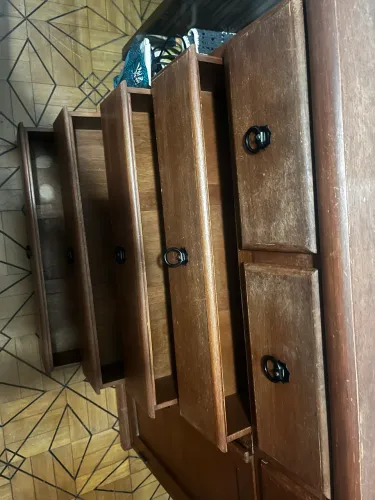 Cômoda de madeira