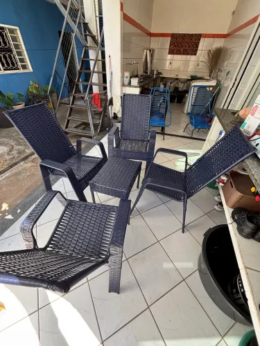 Jogo de cadeira de fibra com mesa