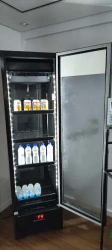 Geladeira expositora metal frio semi nova
