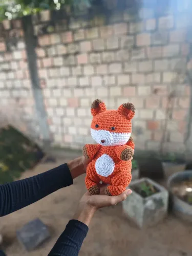Amigurumi raposa de crochê 