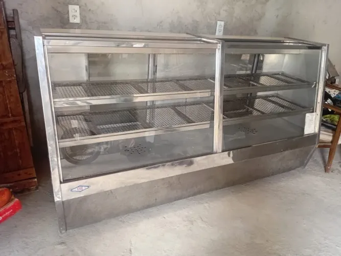 VITRINE QUENTE E NATURAL