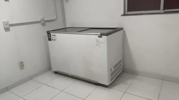 Freezer horizontal com expositor FRICON