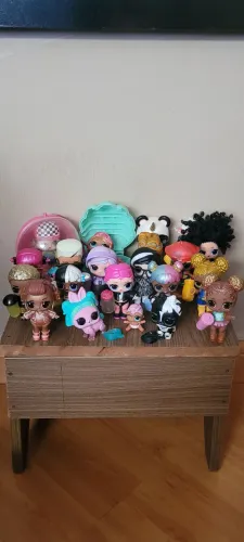 Vendo lote bonecas Lol + acessórios 