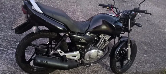 Vendo essa moto Suzuki yes