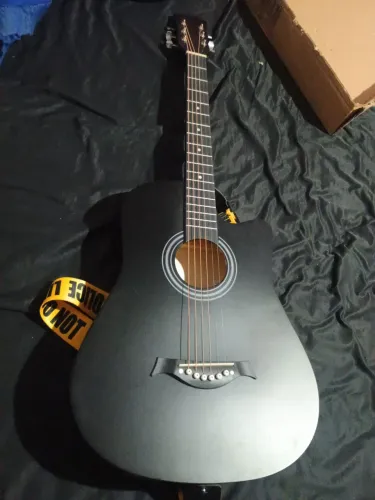 Vende-se violão semi usado 