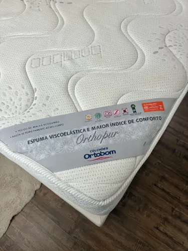 Cama Box Ortobom com base e Colchão Orthopur Queen 31x 1,98 x 1,58 