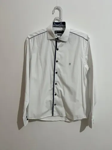 Camisa social masculina Individual branca slim manga azul-marinho tamanho P