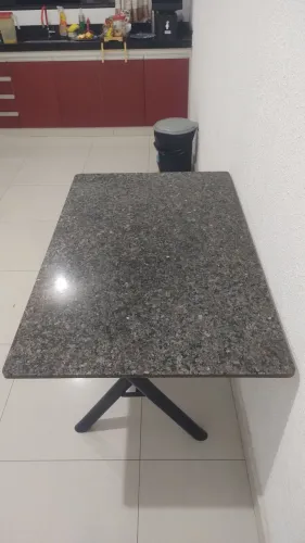 Mesa de mármore 