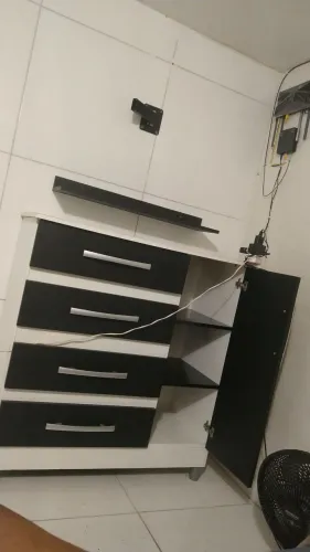 Guarda roupa / armário, usado.