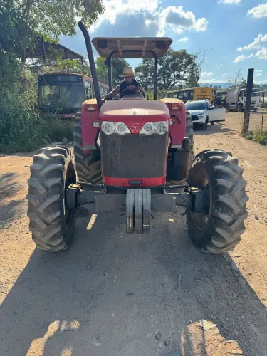 Trator Massey 4275