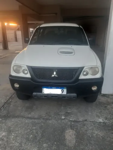 Mitsubishi L200 GL 2.5 4X4 CD Diesel 2010