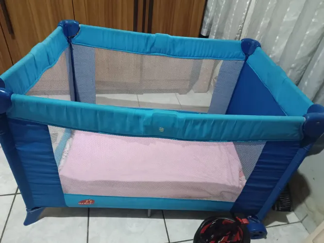 Vendo cercadinho, obs: não vem com colchão