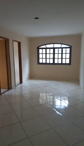 Aluga-se apartamento de 2 quartos em Realengo