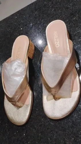 Sandália Arezzo semi nova