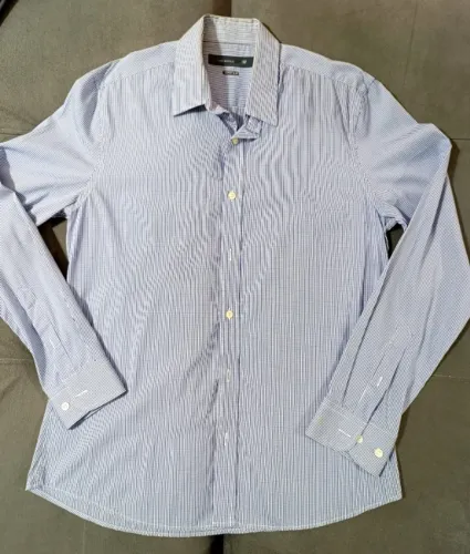 Camisa com linda padronagem cinza, branco e azul, 100% algodão da marca Luigi Bertolli