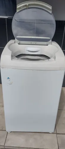 Máquina de lavar Brastemp 9 kg. 110 volts em ótimo estado