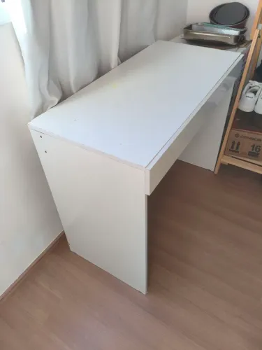 Vende-se escrivaninha para estudar