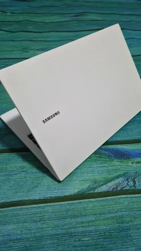 *Leia*Notebook Samsung Book NP550XDA intel 4GB Peças