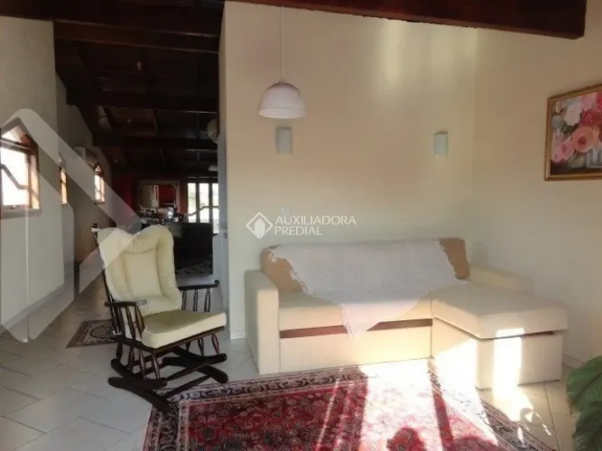 ALUGA SOBRADO TRIPLEX COM 5 QUARTOS E MÚLTIPLAS SUÍTES EM CANOAS