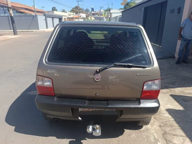 Fiat Uno Mille Celeb. WAY Econ. 1.0 F.flex 4P 2010