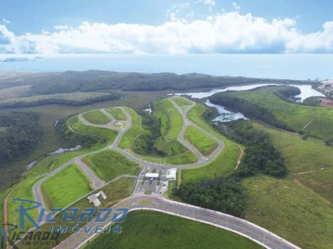 Terreno em condomínio diferenciado. Área verde, lagoa, beach club, área de lazer, seguranç