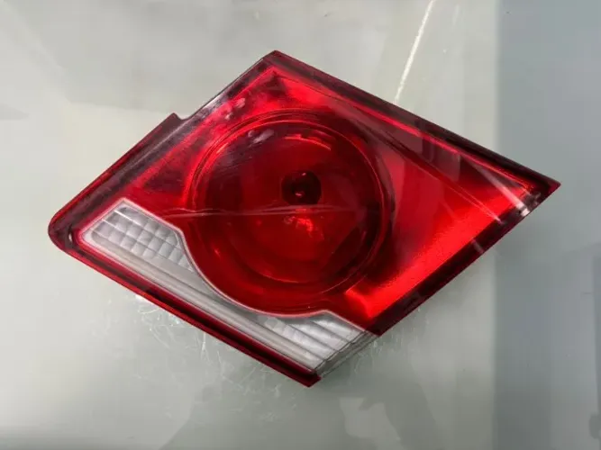 Lanterna traseira tampa lado direito Chevrolet Cruze Sedan 2012 a 2014