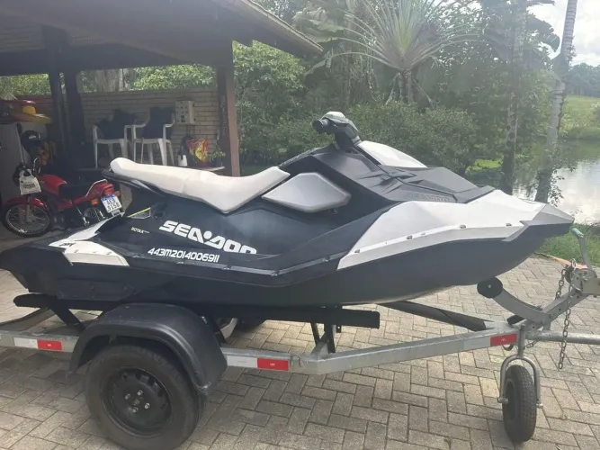 BAIXOU!!! Jet-ski Spark, barato!!!