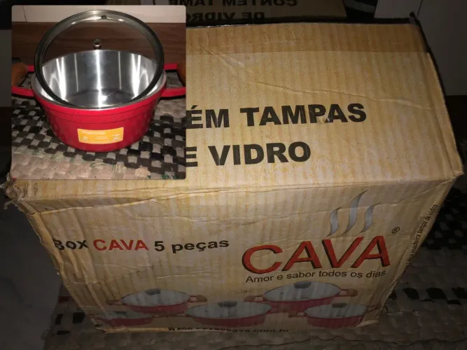 Jogo de Panelas 5 peças disponível; produto bom, reforçado, tampa de vidros ! ?