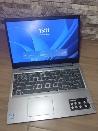 Notebook Lenovo i5 com 8 GB de RAM e SSD NVMe estado de novo