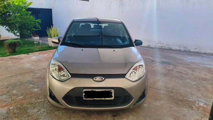 Ford Fiesta Sedan SE 1.6 8V Flex 4P 2014