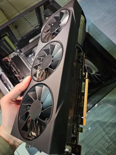 Placa de video 9070 xt 16gb (2 meses apenas) ZERADA! NÃO TROCO!!!!!