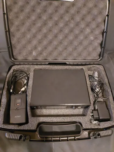 Sistema de Retorno de Palco In-Ear Sem Fio AMW PWM-100 UHF + Case