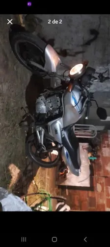 Moto perfeita pra quem quer começar a trabalhar de motoboy ou nas entregas