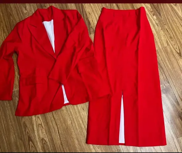 Conjunto alfaiataria vermelho saia e blazer