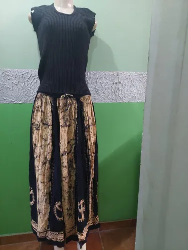 Saia estampada e bordada Tam.U
