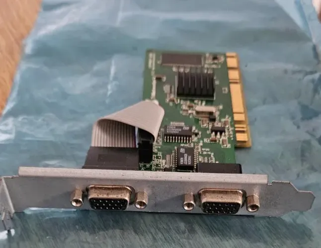 Placa De Vídeo Thinnetworks PCI 2 Entradas Vga 16mb Tn502 - Entrega