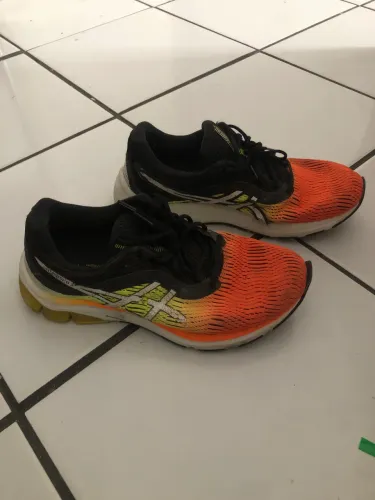 Tênis asics 