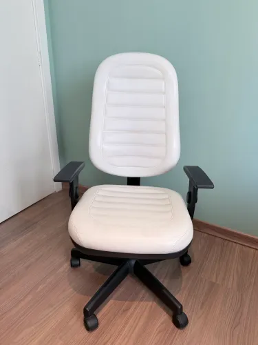 Vendo Cadeira de Escritório Cavaletti - Excelente Estado