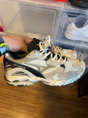 tênis casual mizuno wave rider 10 yokai - bege