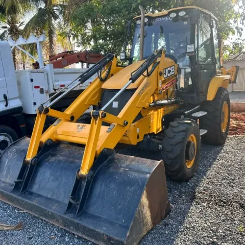 JCB 4x4 2023 | Oportunidade Única | Baixo Horímetro
